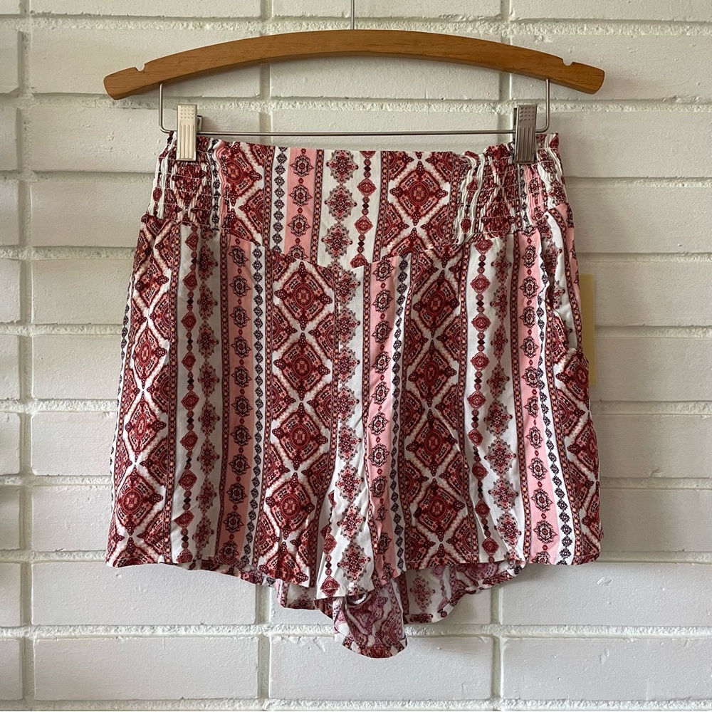 NWT Floral High Waisted Shorts - Live to be Spoiled - S